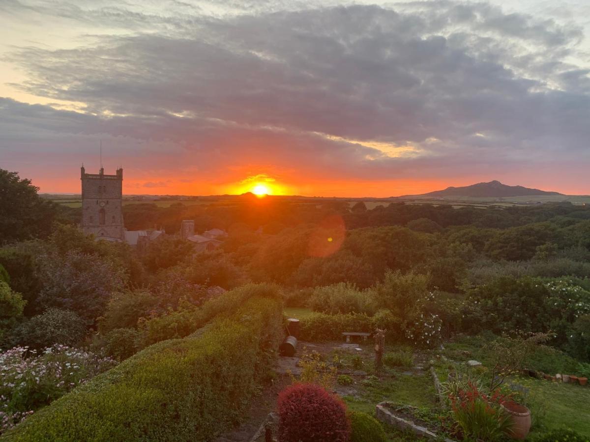 St Davids Gin & Kitchen - The Cathedral Villas Exteriör bild