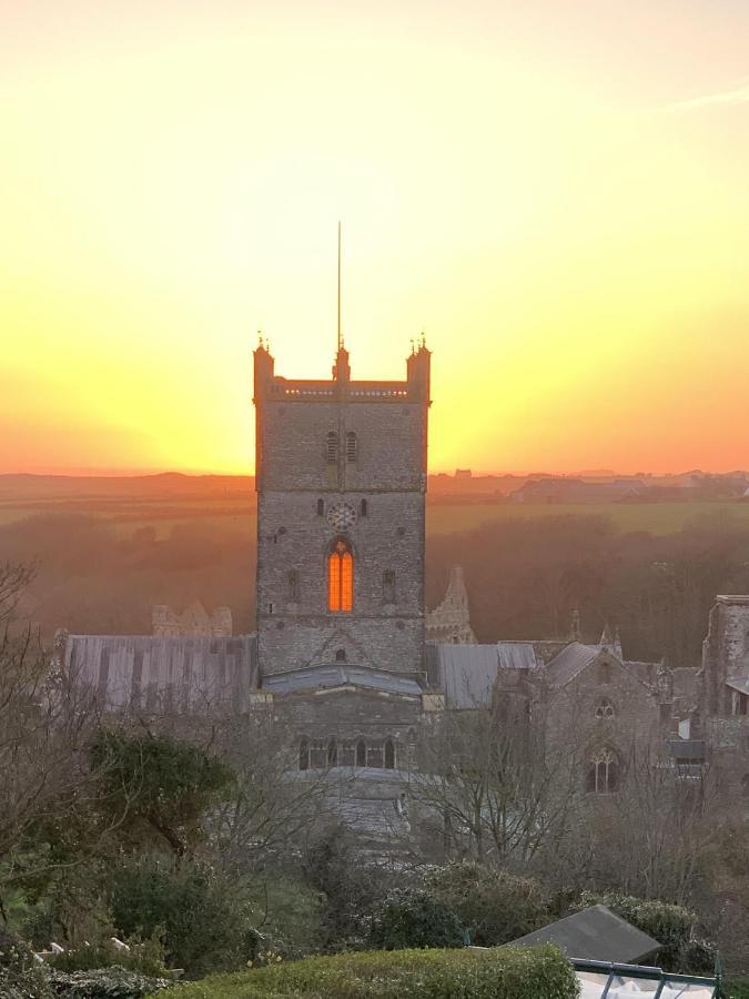 St Davids Gin & Kitchen - The Cathedral Villas Exteriör bild