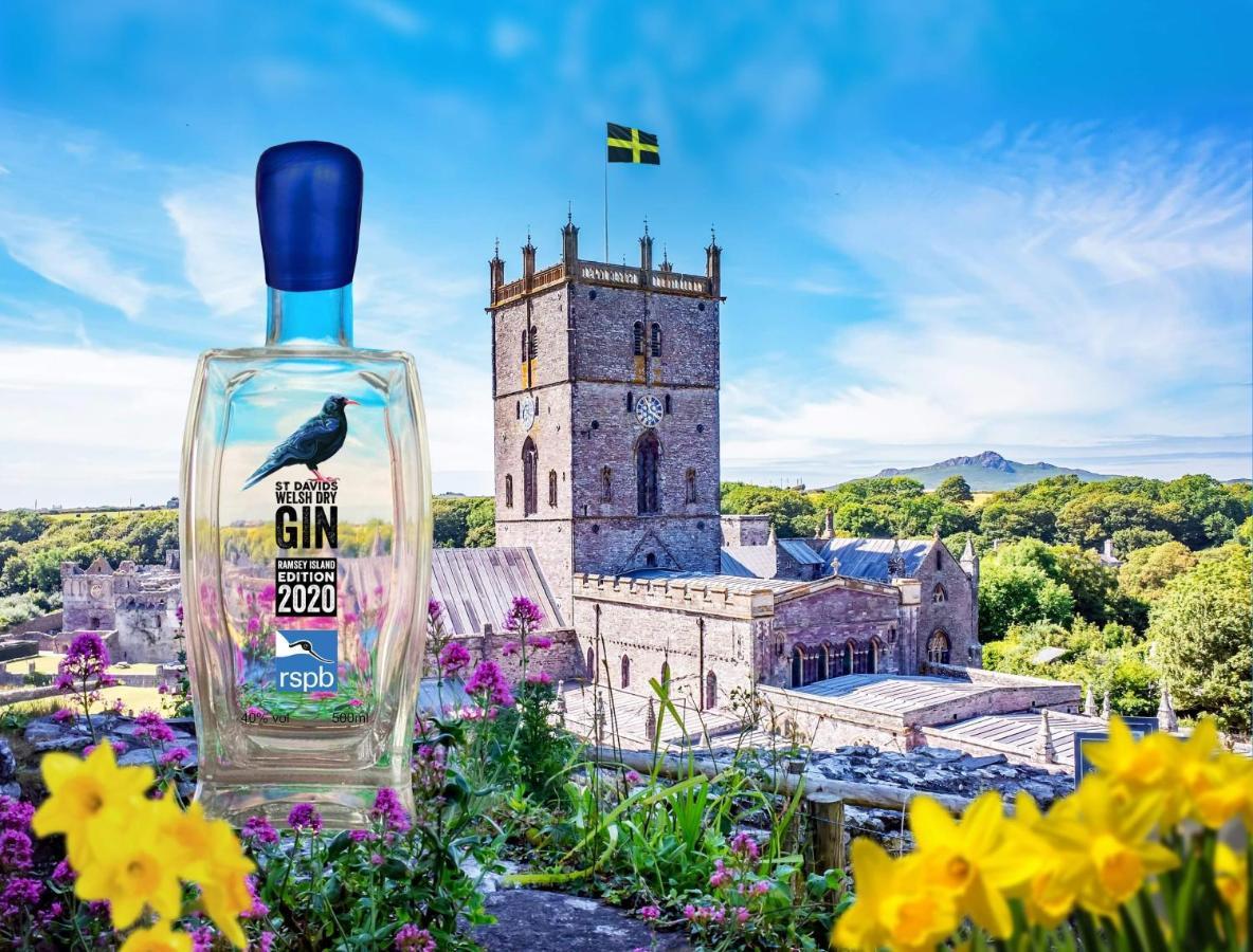 St Davids Gin & Kitchen - The Cathedral Villas Exteriör bild